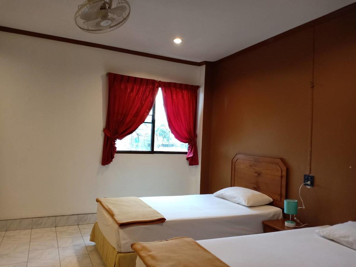 Kookkai House Hostel Patong Екстериор снимка