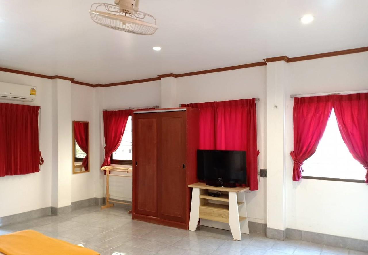 Kookkai House Hostel Patong Екстериор снимка