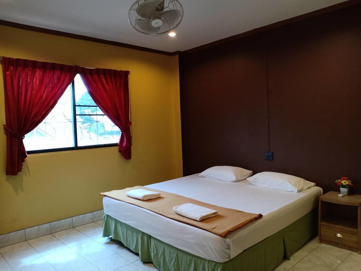 Kookkai House Hostel Patong Екстериор снимка