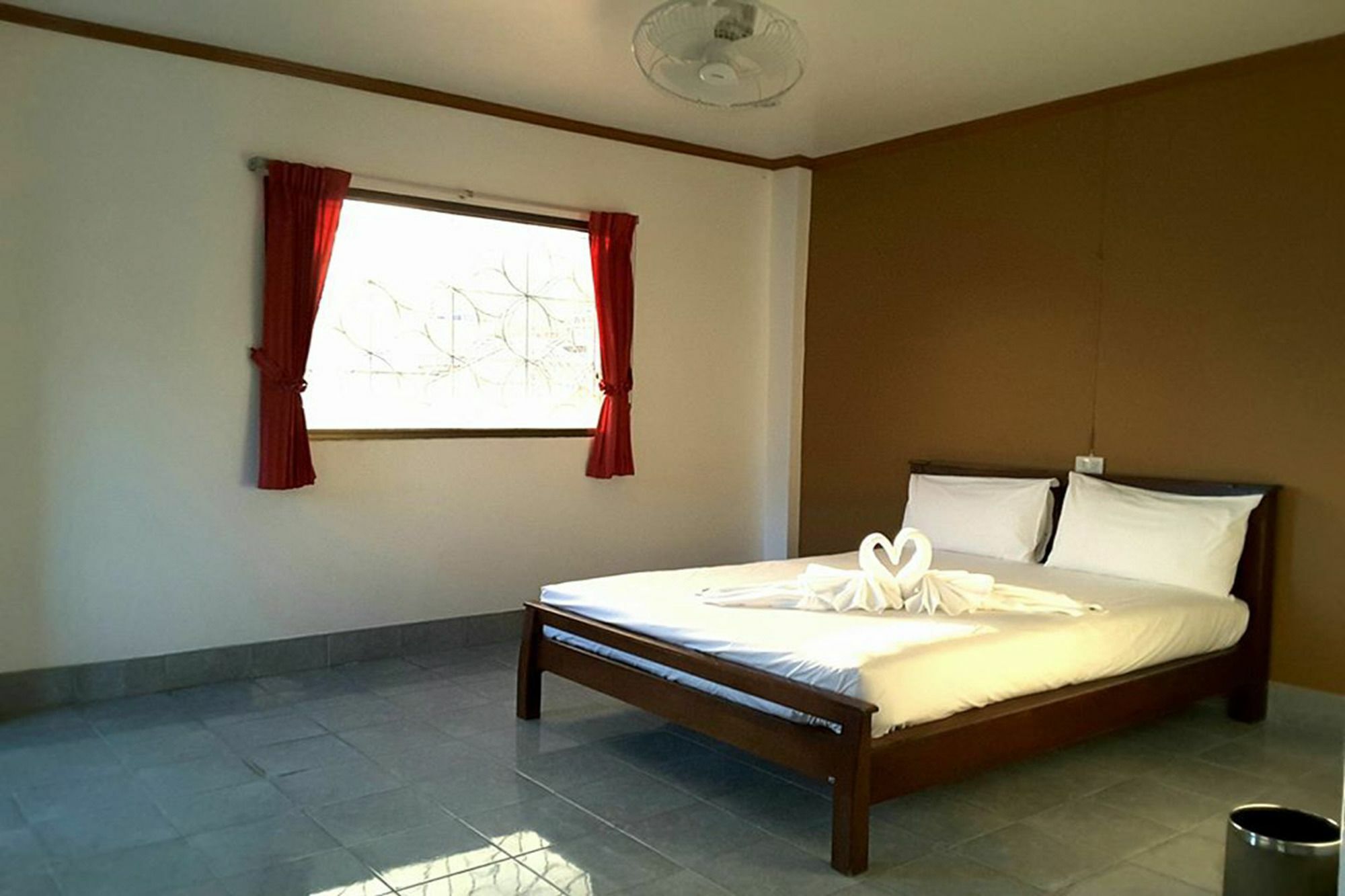 Kookkai House Hostel Patong Екстериор снимка