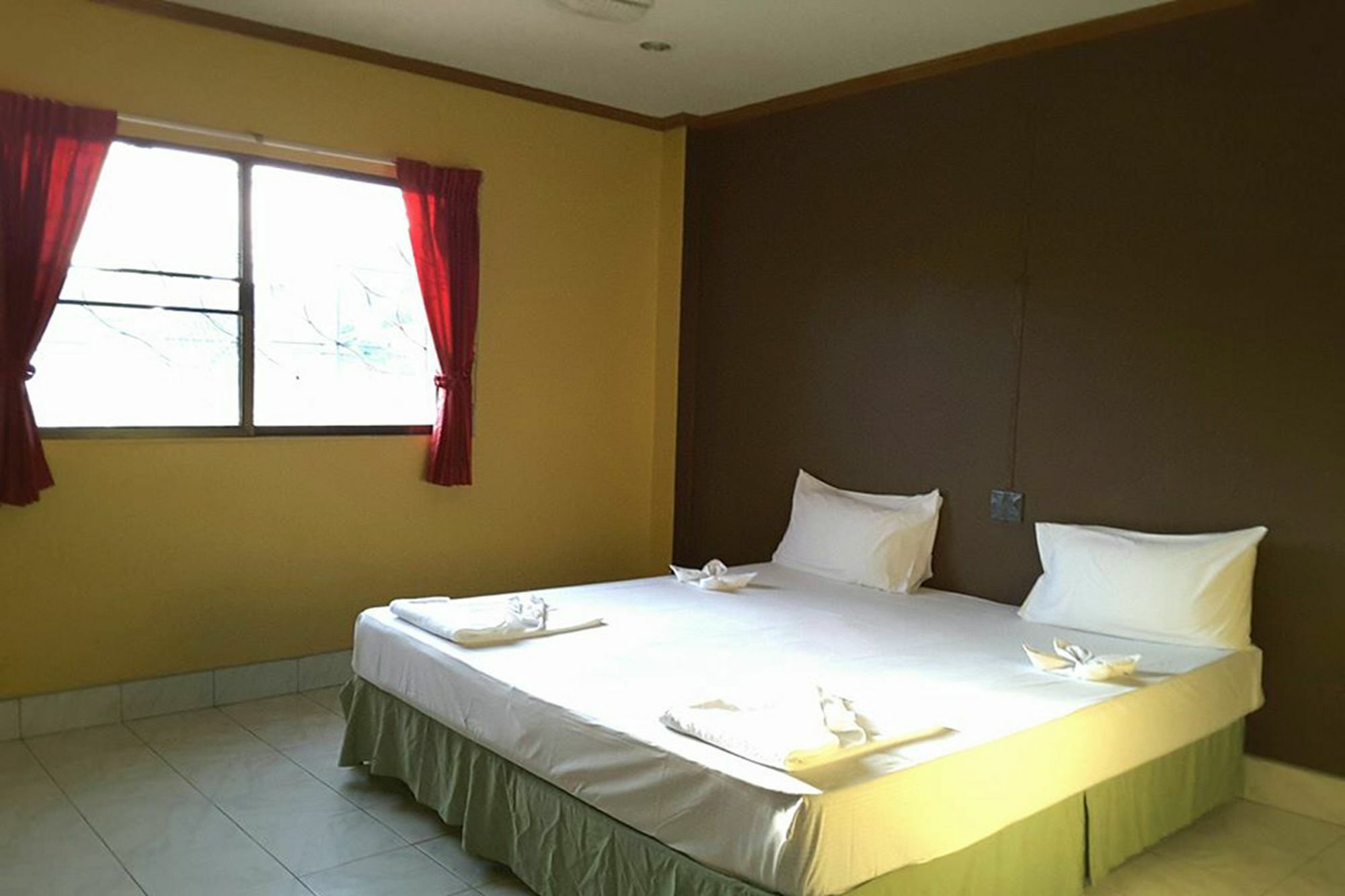 Kookkai House Hostel Patong Екстериор снимка