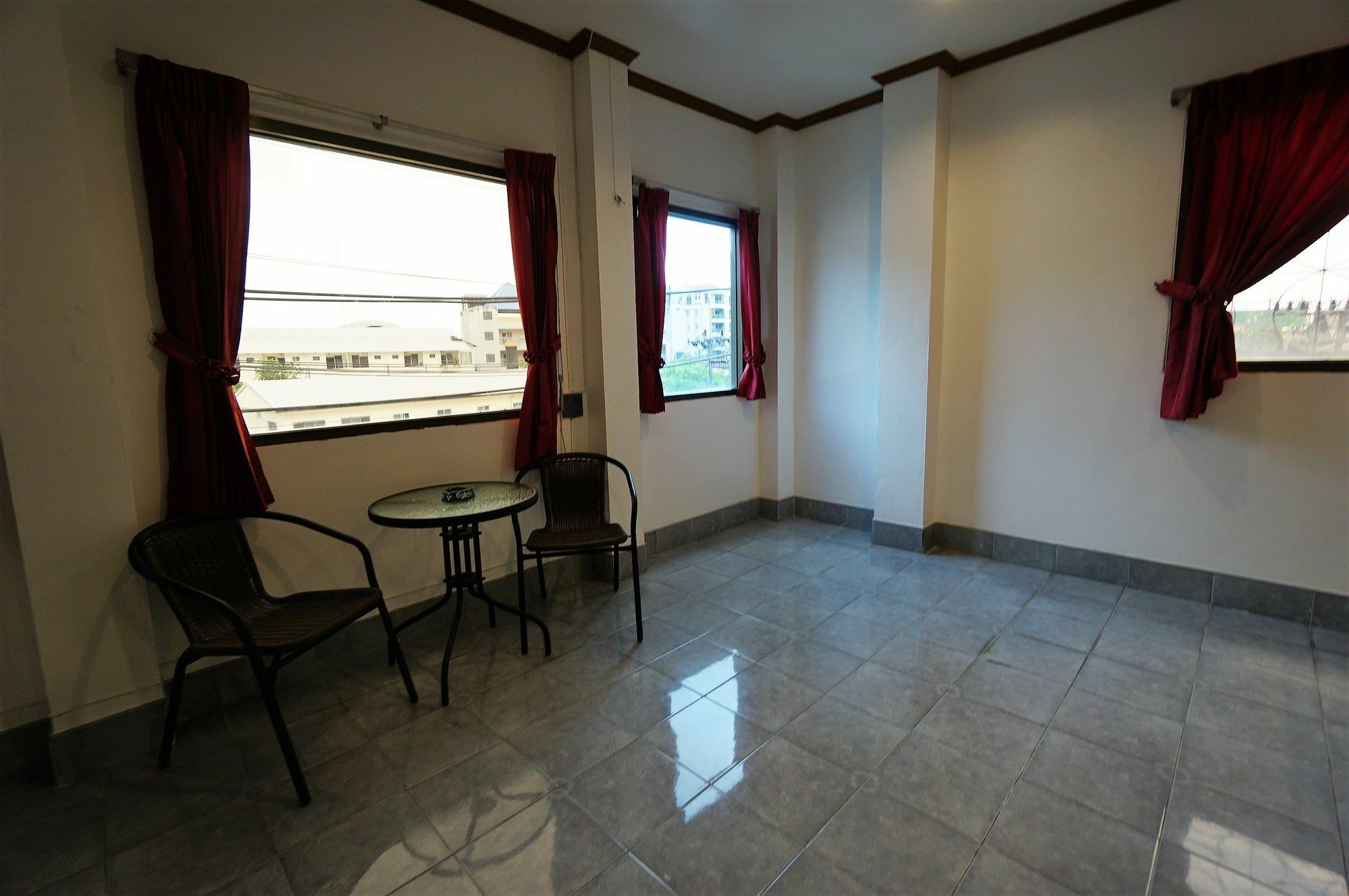 Kookkai House Hostel Patong Екстериор снимка