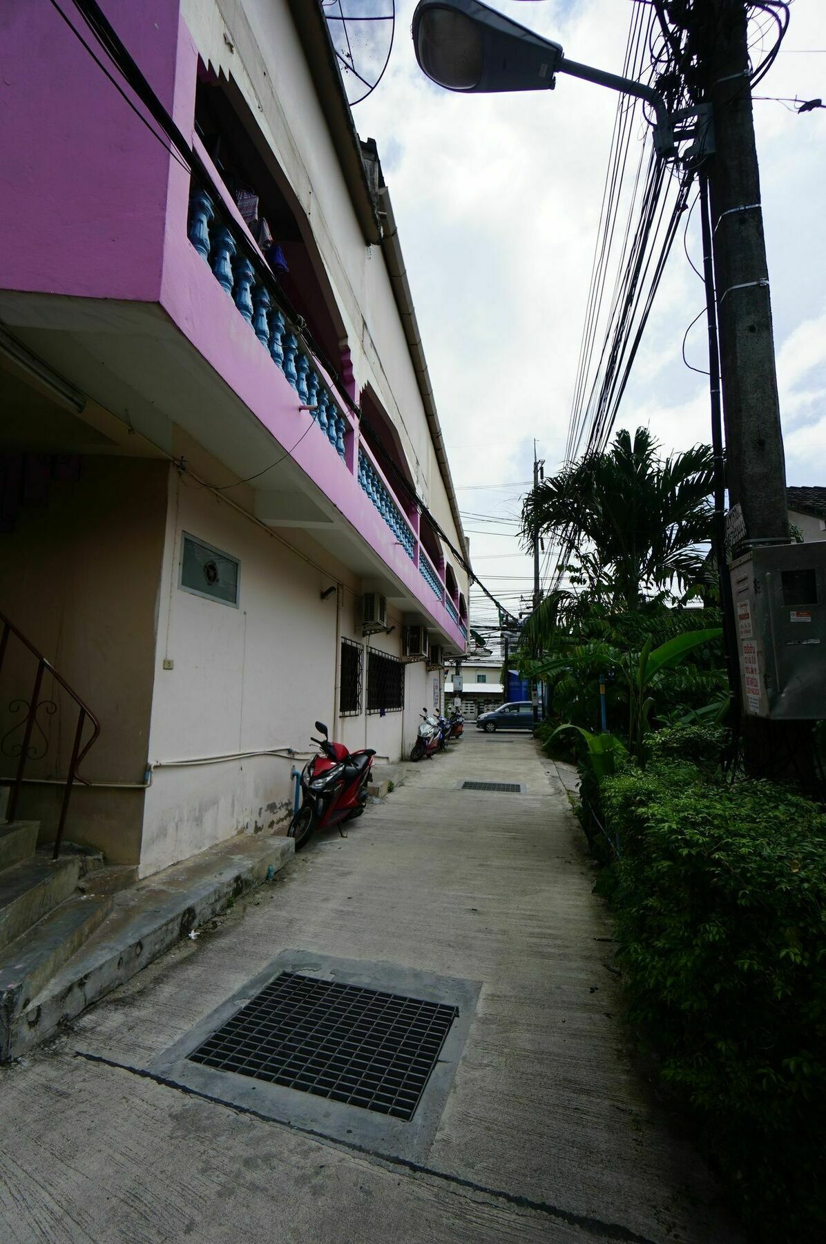 Kookkai House Hostel Patong Екстериор снимка